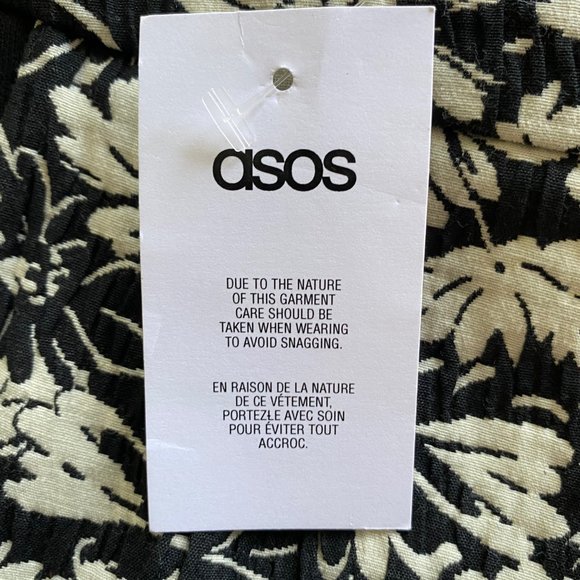 Asos - High waisted Size 2 Shorts - Picture 3 of 4